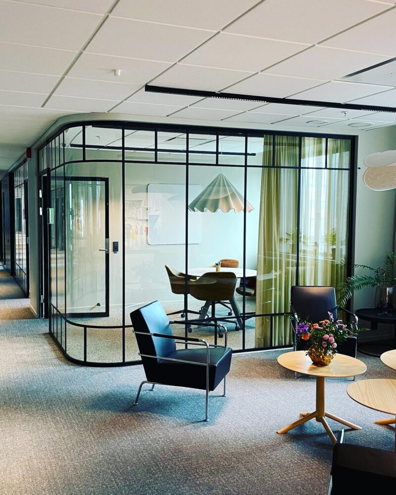 F9B377BA B075 4E04 BB29 9E51E7C5B3CE